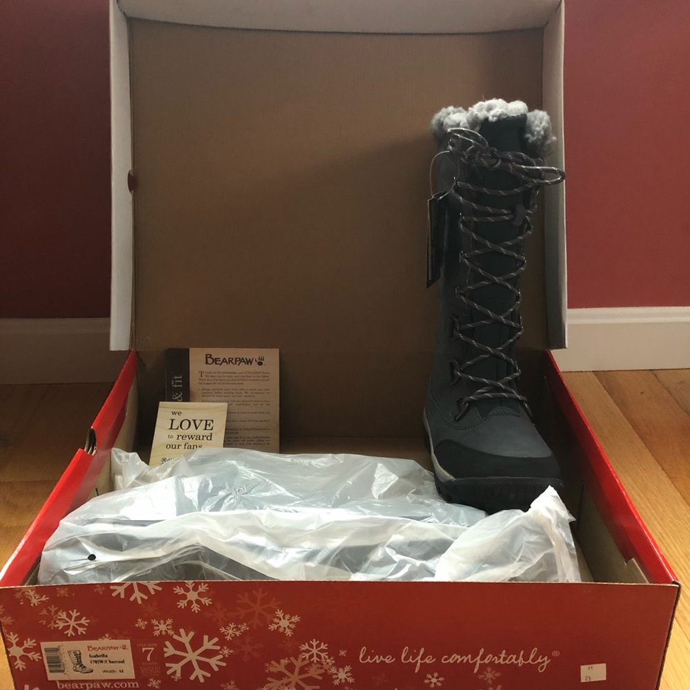 NWT BearPaw Isabella Boot